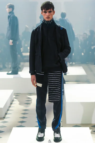 Look 12